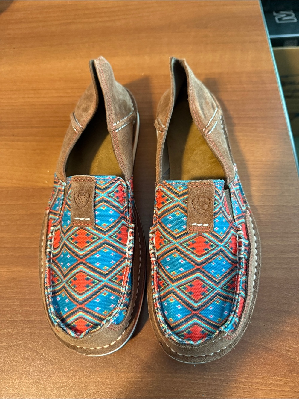 New Women’s 10B Ariat Slip-On Driving Moccasins in Brown with Blue & Orange